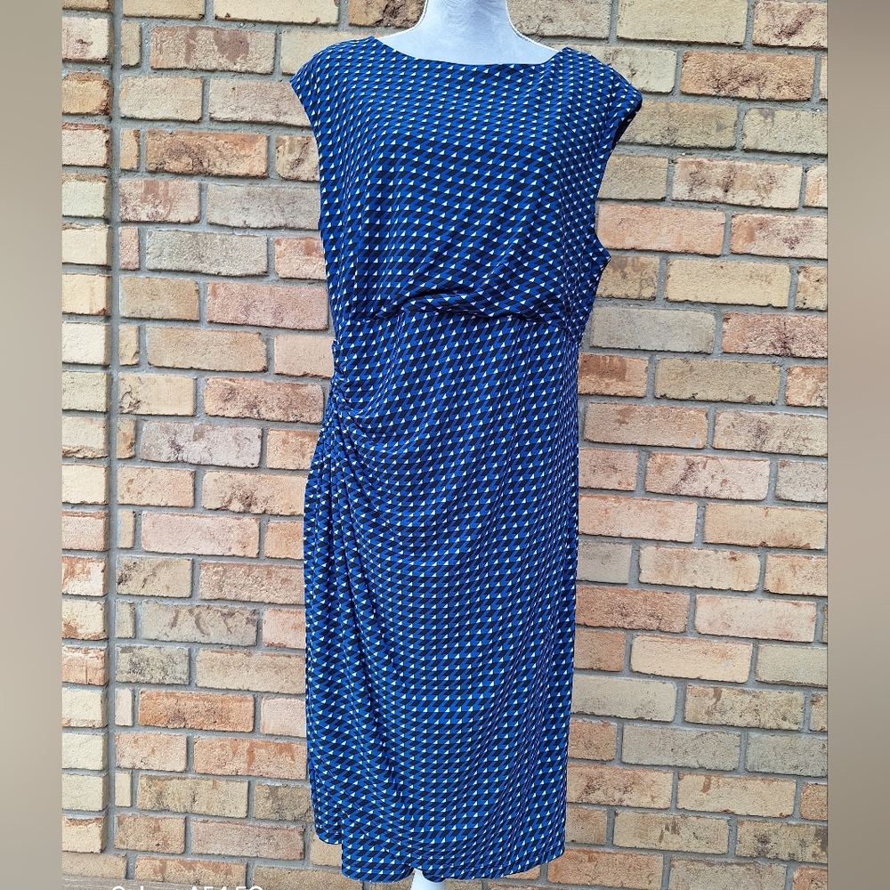 Signature Sadie Navy, Black, and White Patterned Midi Dress Size 16